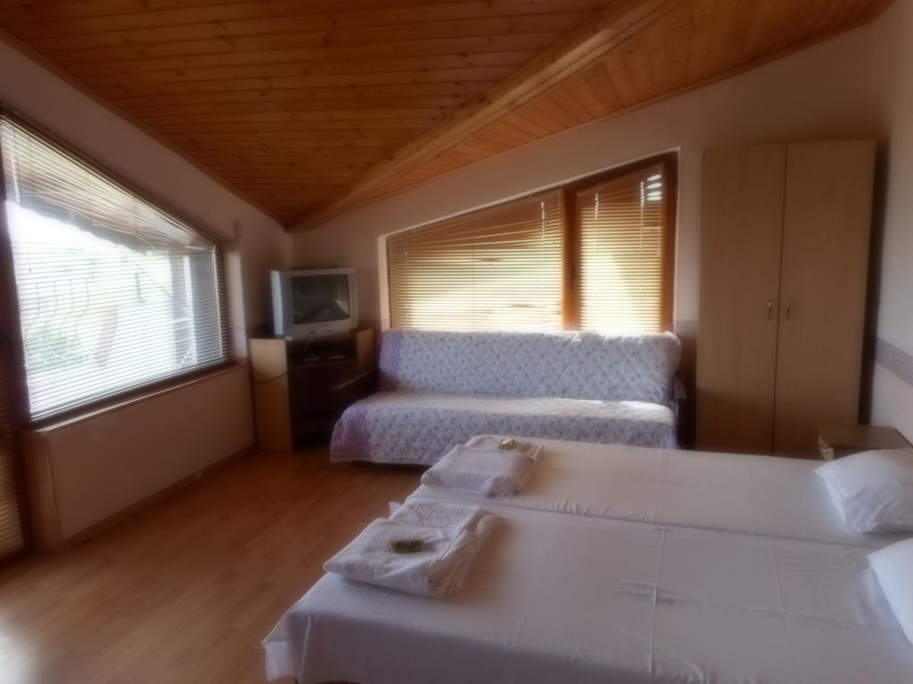 Guest Rooms Ribarska Hizha Shabla Habitación foto