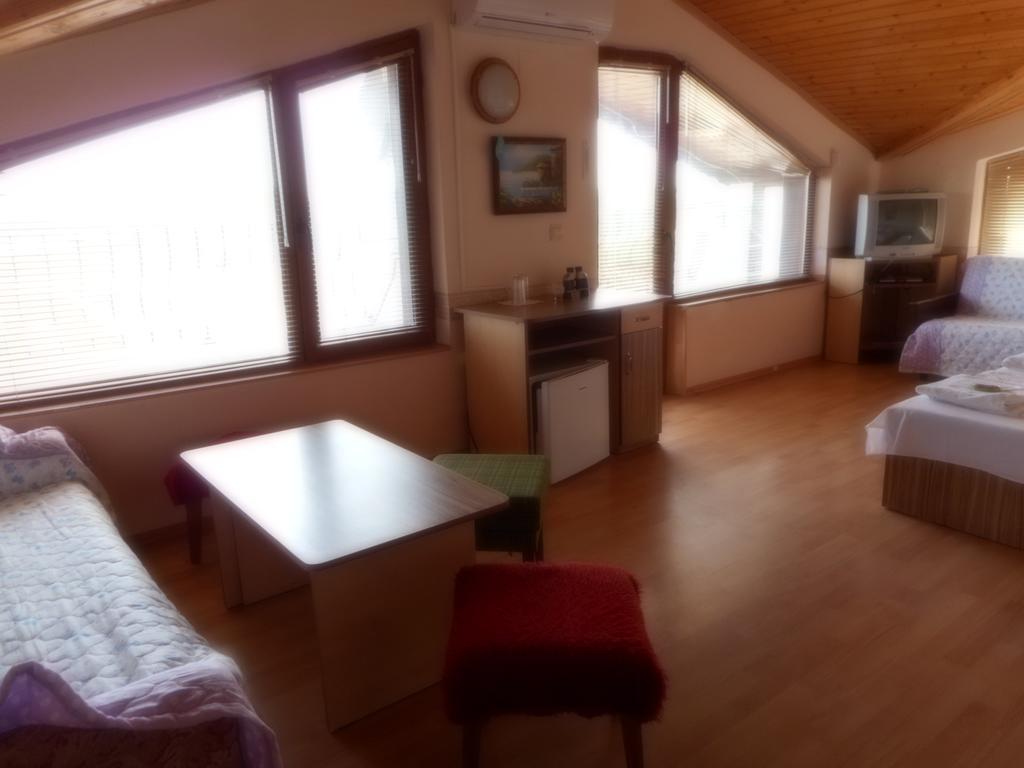 Guest Rooms Ribarska Hizha Shabla Habitación foto